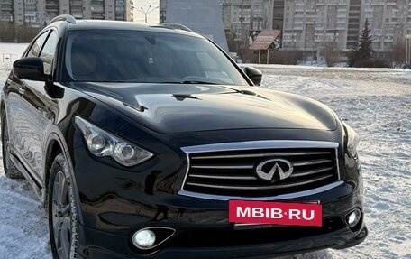 Infiniti FX II, 2012 год, 2 600 000 рублей, 21 фотография