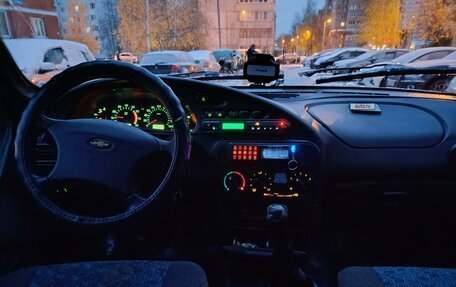 Chevrolet Niva I рестайлинг, 2004 год, 320 000 рублей, 10 фотография