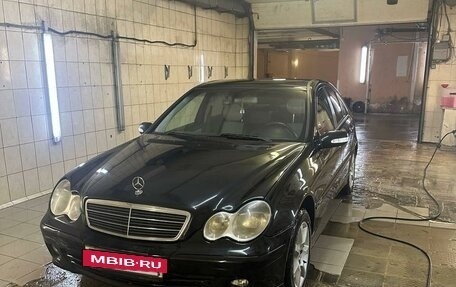 Mercedes-Benz C-Класс, 2004 год, 750 000 рублей, 6 фотография