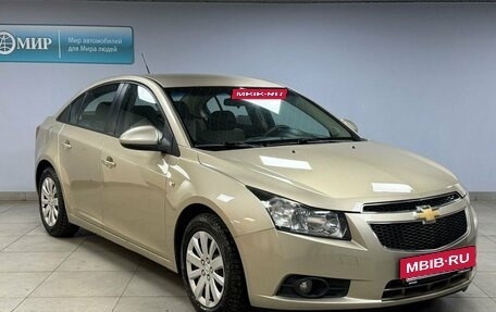 Chevrolet Cruze II, 2010 год, 899 000 рублей, 3 фотография