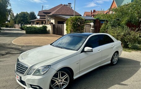 Mercedes-Benz E-Класс, 2011 год, 1 600 000 рублей, 2 фотография