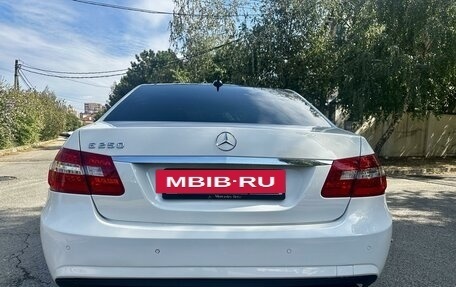 Mercedes-Benz E-Класс, 2011 год, 1 600 000 рублей, 14 фотография