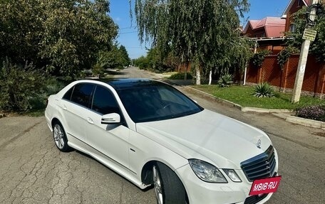 Mercedes-Benz E-Класс, 2011 год, 1 600 000 рублей, 8 фотография