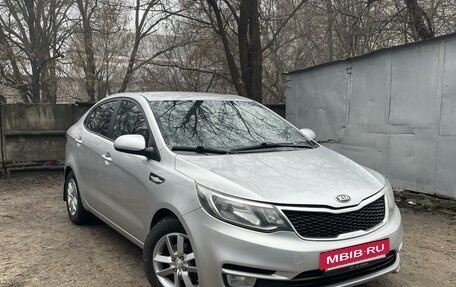 KIA Rio III рестайлинг, 2016 год, 930 000 рублей, 2 фотография