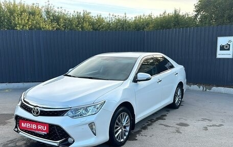 Toyota Camry, 2016 год, 2 600 000 рублей, 10 фотография