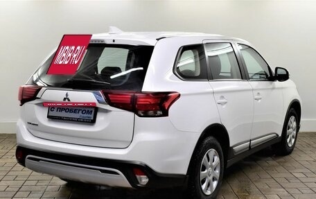 Mitsubishi Outlander III рестайлинг 3, 2020 год, 2 210 000 рублей, 4 фотография