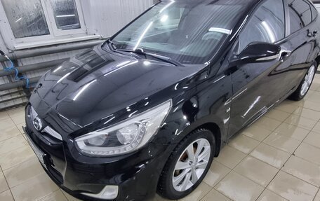 Hyundai Solaris II рестайлинг, 2014 год, 1 300 000 рублей, 22 фотография