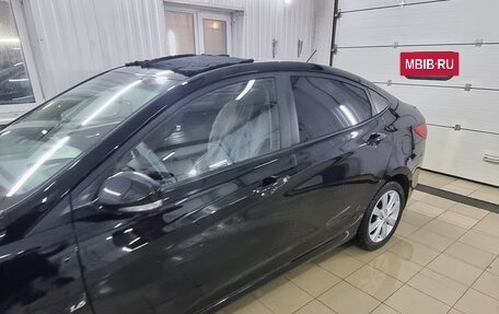 Hyundai Solaris II рестайлинг, 2014 год, 1 300 000 рублей, 19 фотография