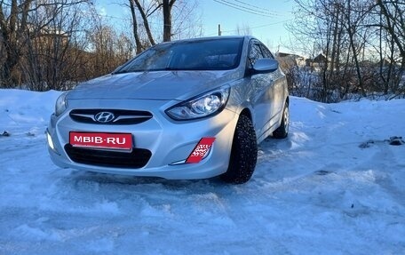 Hyundai Solaris II рестайлинг, 2011 год, 730 000 рублей, 1 фотография