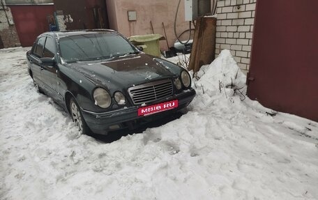 Mercedes-Benz E-Класс, 1996 год, 250 000 рублей, 2 фотография