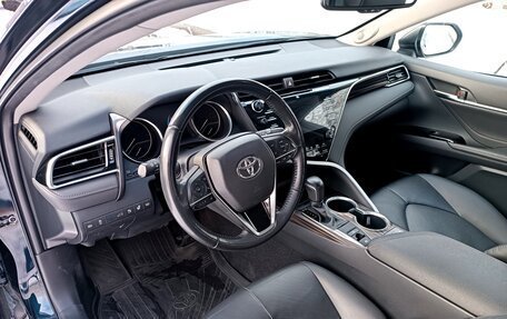 Toyota Camry, 2018 год, 2 920 000 рублей, 6 фотография