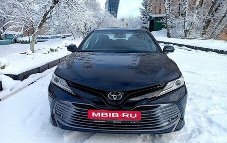 Toyota Camry, 2018 год, 2 920 000 рублей, 2 фотография