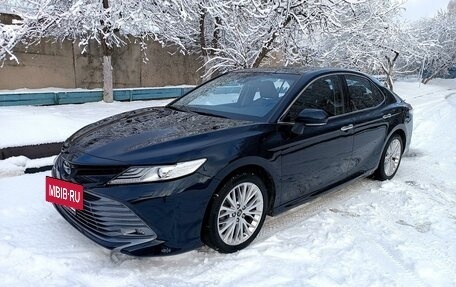 Toyota Camry, 2018 год, 2 920 000 рублей, 3 фотография