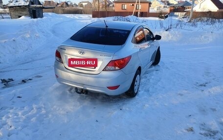 Hyundai Solaris II рестайлинг, 2011 год, 730 000 рублей, 5 фотография