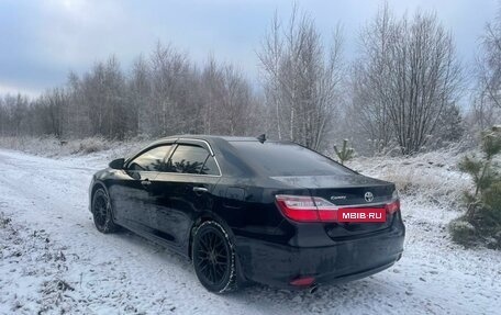 Toyota Camry, 2017 год, 2 000 000 рублей, 5 фотография