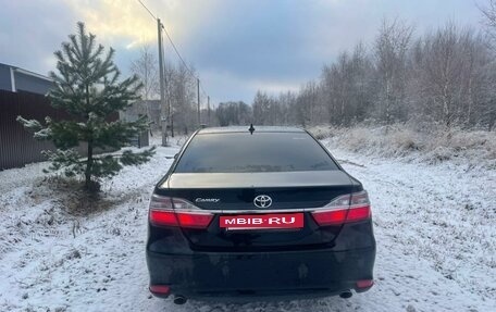 Toyota Camry, 2017 год, 2 000 000 рублей, 4 фотография