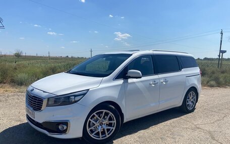 KIA Carnival III, 2018 год, 3 000 000 рублей, 2 фотография