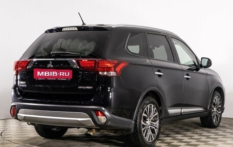 Mitsubishi Outlander III рестайлинг 3, 2016 год, 1 790 000 рублей, 5 фотография