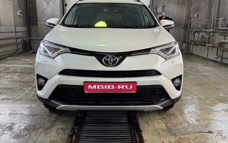 Toyota RAV4, 2017 год, 2 200 000 рублей, 1 фотография