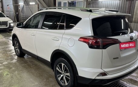 Toyota RAV4, 2017 год, 2 200 000 рублей, 3 фотография