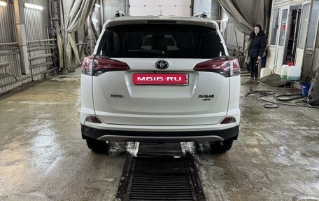 Toyota RAV4, 2017 год, 2 200 000 рублей, 2 фотография