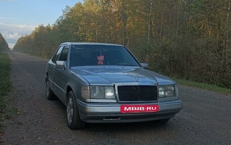 Mercedes-Benz E-Класс, 1994 год, 410 000 рублей, 3 фотография