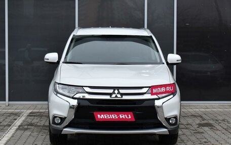 Mitsubishi Outlander III рестайлинг 3, 2015 год, 2 030 000 рублей, 3 фотография