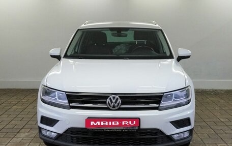 Volkswagen Tiguan II, 2017 год, 1 997 000 рублей, 2 фотография