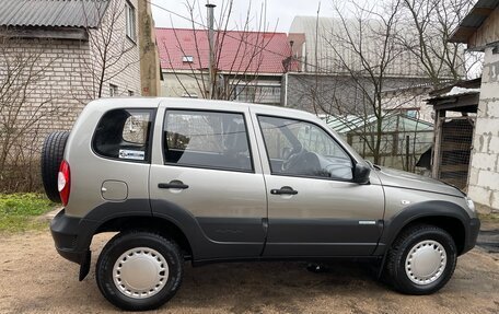 Chevrolet Niva I рестайлинг, 2015 год, 767 000 рублей, 5 фотография