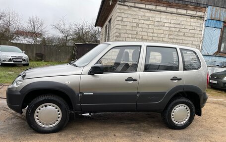 Chevrolet Niva I рестайлинг, 2015 год, 767 000 рублей, 12 фотография