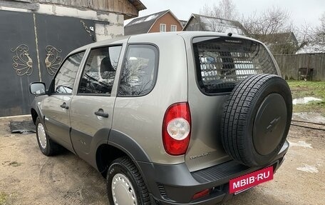 Chevrolet Niva I рестайлинг, 2015 год, 767 000 рублей, 11 фотография