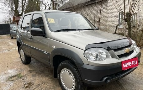 Chevrolet Niva I рестайлинг, 2015 год, 767 000 рублей, 4 фотография