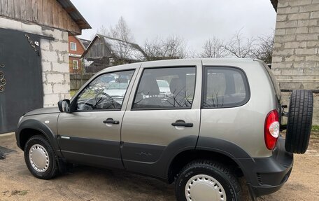 Chevrolet Niva I рестайлинг, 2015 год, 767 000 рублей, 13 фотография