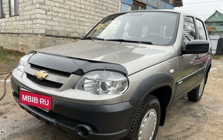 Chevrolet Niva I рестайлинг, 2015 год, 767 000 рублей, 14 фотография