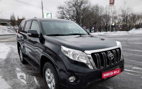 Toyota Land Cruiser Prado 150 рестайлинг 2, 2015 год, 4 600 000 рублей, 27 фотография