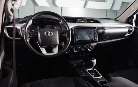 Toyota Hilux VIII, 2020 год, 4 199 000 рублей, 6 фотография