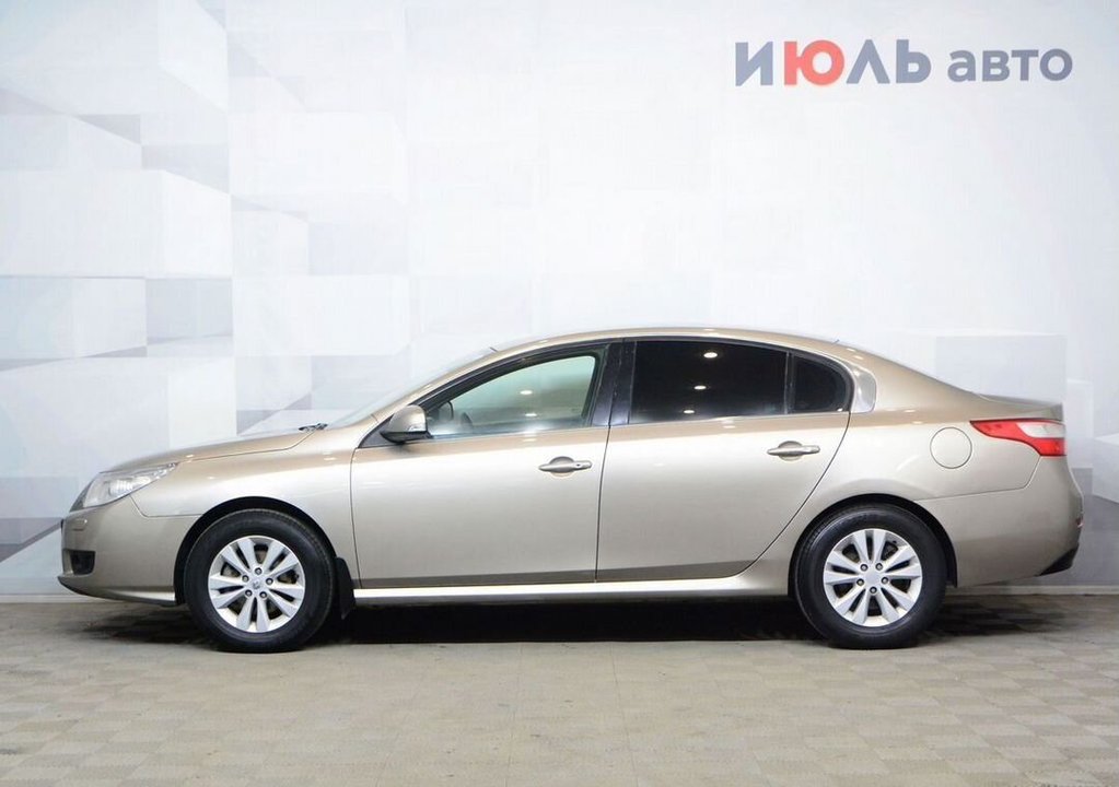 Renault Latitude I, 2010 год, 930 000 рублей, 8 фотография