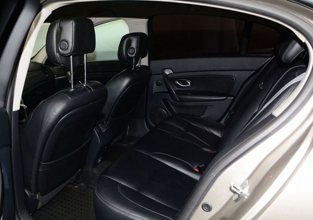 Renault Latitude I, 2010 год, 930 000 рублей, 15 фотография