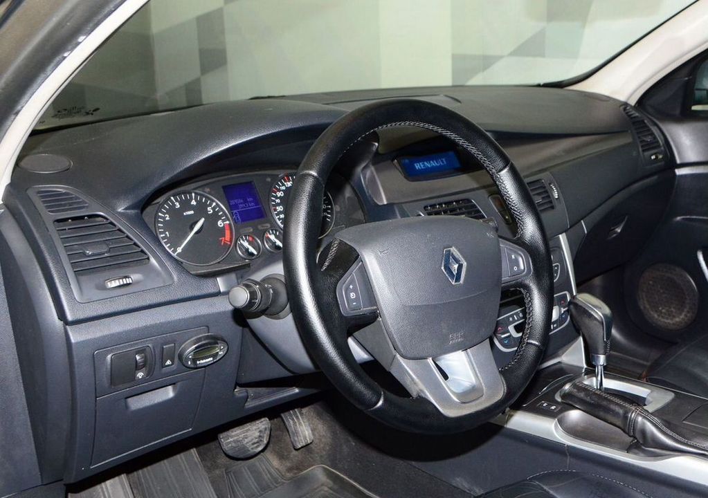 Renault Latitude I, 2010 год, 930 000 рублей, 12 фотография