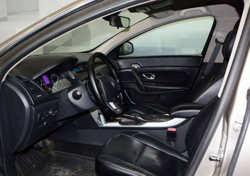 Renault Latitude I, 2010 год, 930 000 рублей, 10 фотография