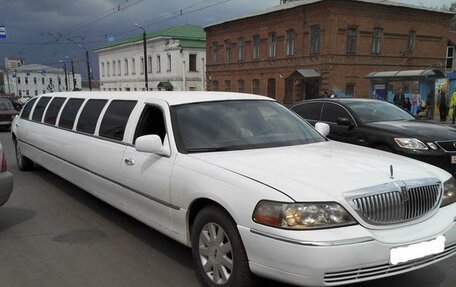 Lincoln Town Car III рестайлинг, 2003 год, 199 000 рублей, 1 фотография