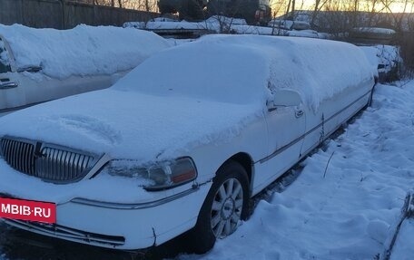 Lincoln Town Car III рестайлинг, 2003 год, 199 000 рублей, 6 фотография