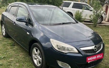 Opel Astra J, 2011 год, 770 000 рублей, 4 фотография