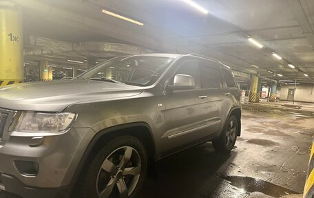 Jeep Grand Cherokee, 2011 год, 1 800 000 рублей, 2 фотография