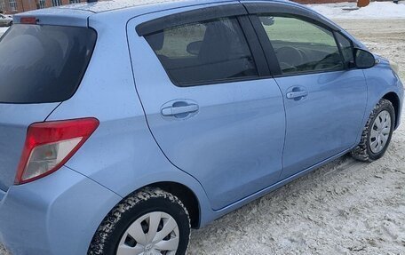 Toyota Vitz, 2013 год, 869 000 рублей, 2 фотография