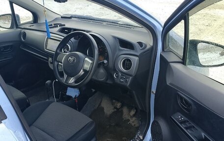 Toyota Vitz, 2013 год, 869 000 рублей, 9 фотография