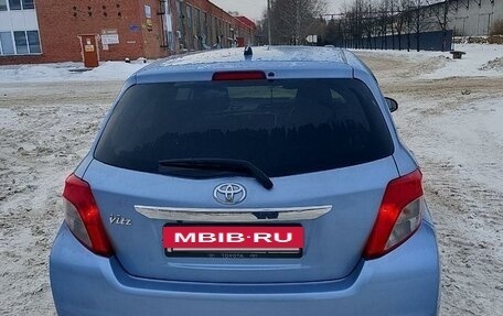 Toyota Vitz, 2013 год, 869 000 рублей, 4 фотография