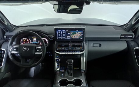 Toyota Land Cruiser, 2024 год, 15 000 000 рублей, 2 фотография