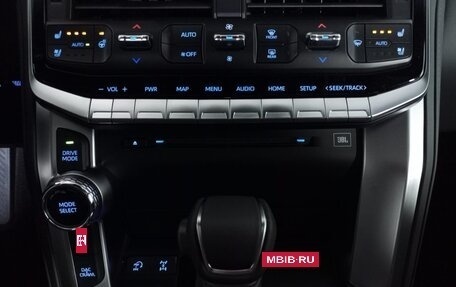 Toyota Land Cruiser, 2024 год, 15 000 000 рублей, 18 фотография