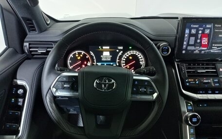 Toyota Land Cruiser, 2024 год, 15 000 000 рублей, 24 фотография